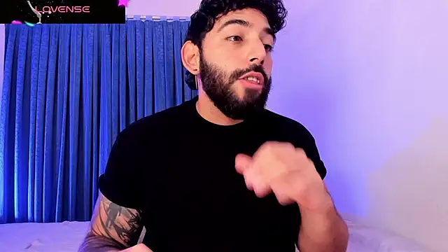 leo_thewolf_ webcam