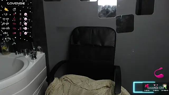 JuliyaMayss webcam