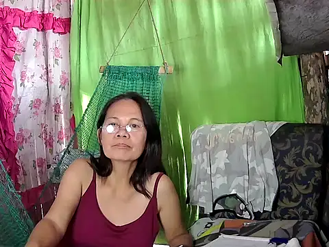 Hotzoey16 webcam