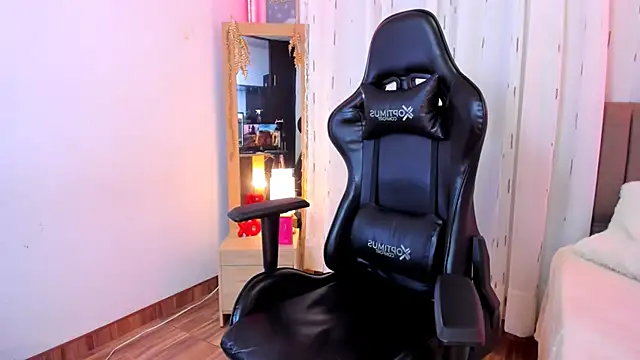 mia_dahdal webcam