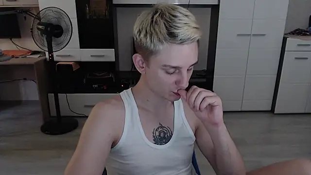 angryzan webcam