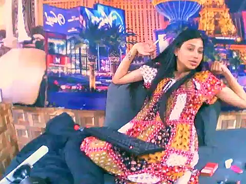 IndianPrettySmile's Live Sex Cam Show