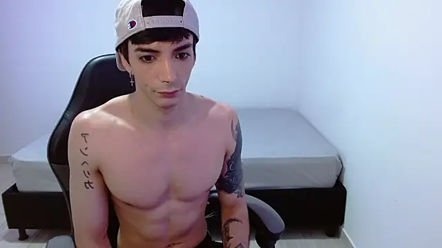 H3ll_B0I webcam