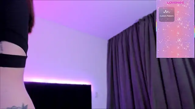 IvonneJoy webcam