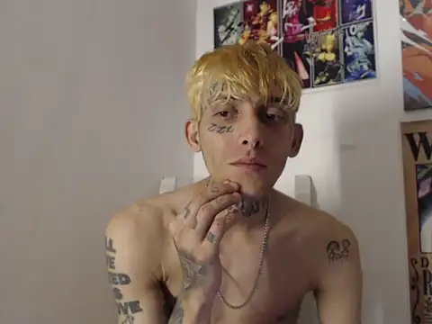 KinkyLatinCock webcam