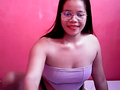Sexylyka30 webcam