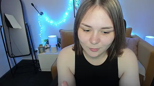 nude chatroom Blair Li