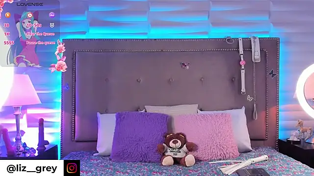 Liz_grey_ webcam