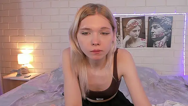 Blondy_Fina webcam