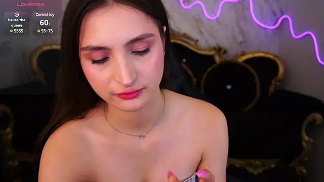 JanieFoxy webcam