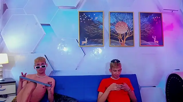 franyer_and_guys webcam