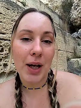 sex chat live Mona Plus