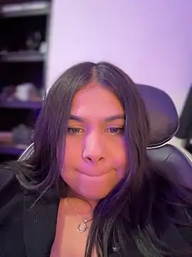 Xochitl_Namuu webcam