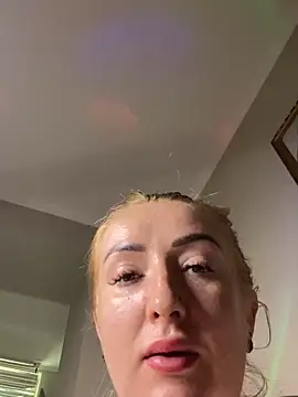 BrigitDani_ webcam