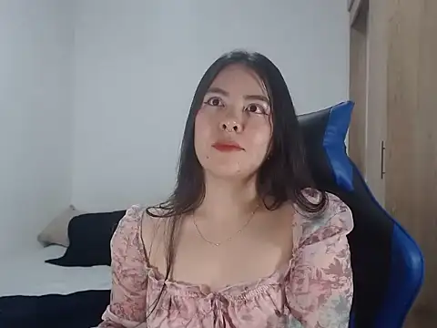 EloiseJun webcam