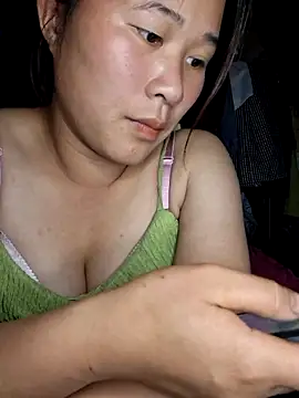 MayLo002 webcam