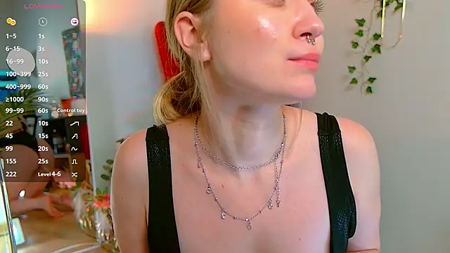 curvylines webcam