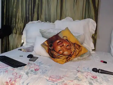 Foxybrownxx1 webcam