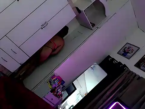 Miss_twinny21 webcam