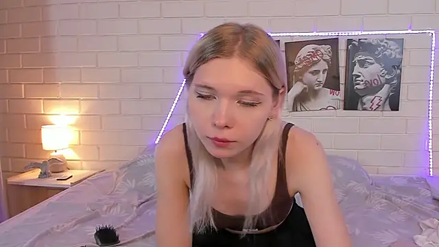 Blondy_Fina webcam