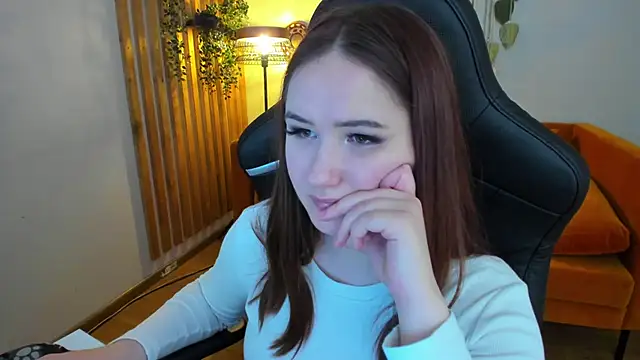 MiraEvansi webcam