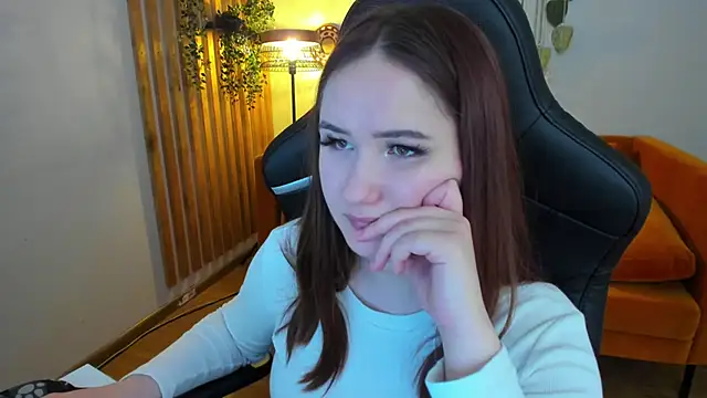 MiraEvansi webcam