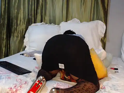 Foxybrownxx1 webcam