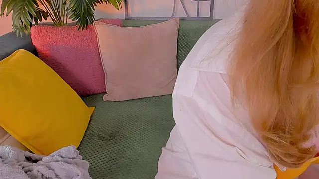 Tori_the_witch webcam