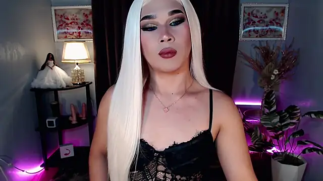 LuxuriousNikkixxx webcam