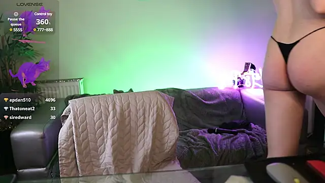 NovaHollisx webcam