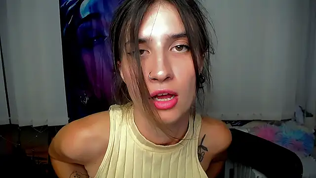 MaryEm976 webcam