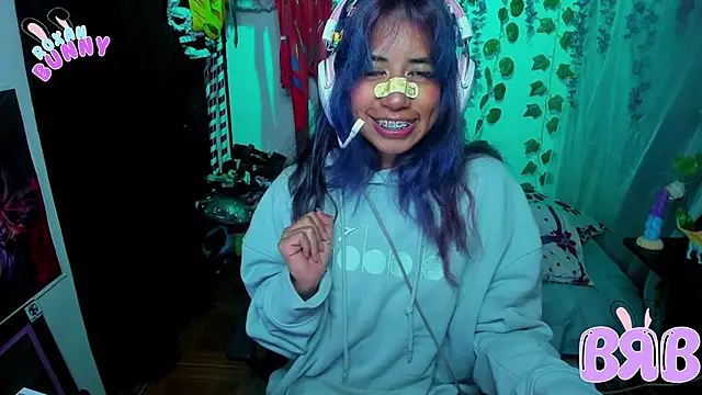 Roxanbunny1 webcam