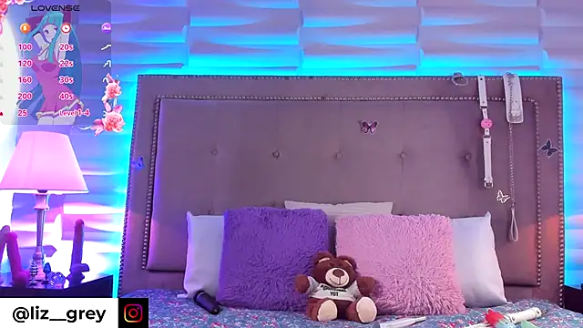 Liz_grey_ webcam