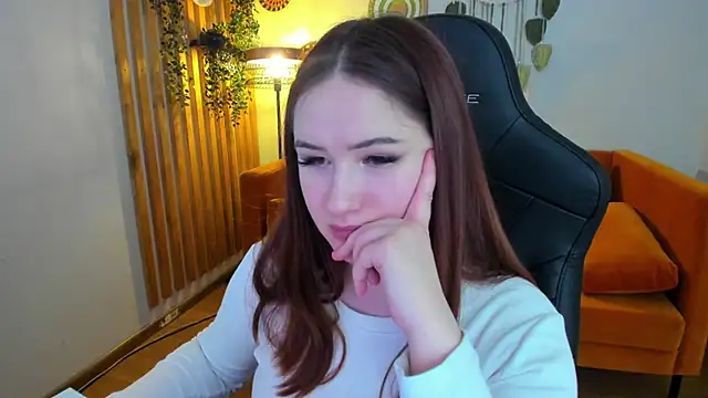 MiraEvansi webcam