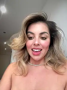 adult cam show Alirawrz