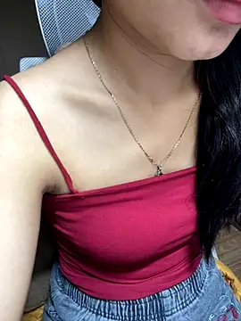 Mina048 webcam