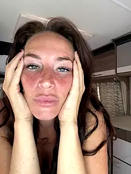 Elegant-Chlo37 webcam
