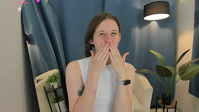 Melly_Shally webcam
