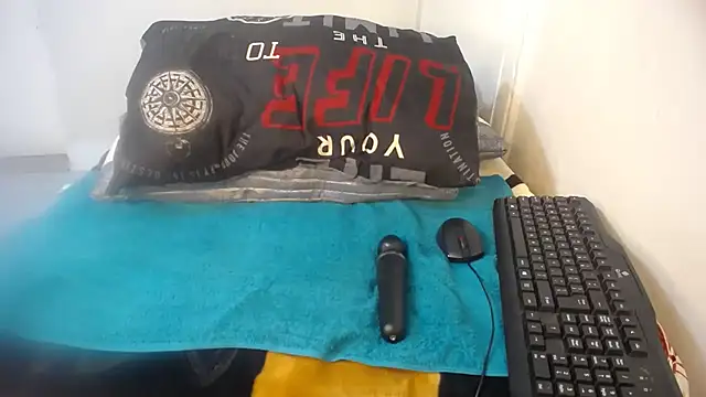 shy-lillyX22 webcam