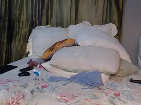 Foxybrownxx1 webcam