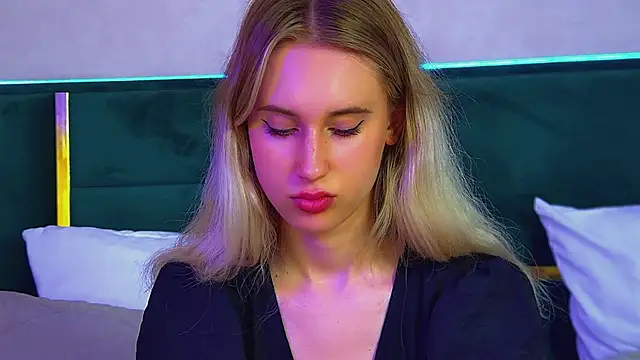 VictoriaHopsons webcam