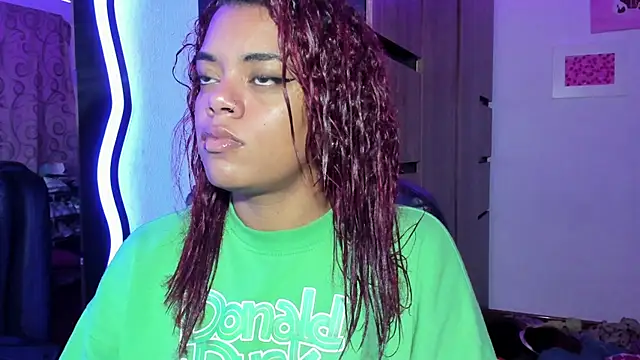 ladyrd1 webcam