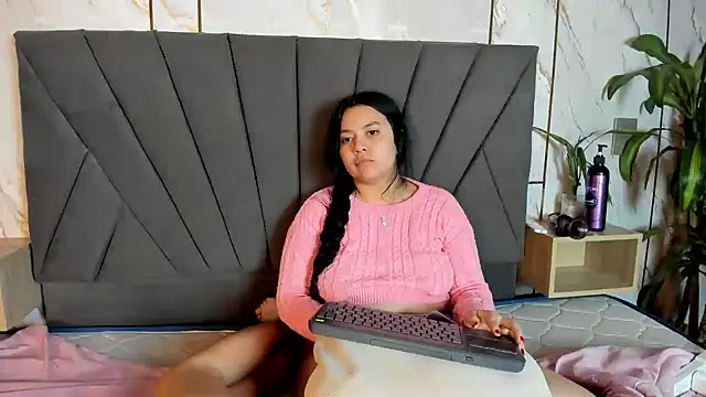 ela_hilton webcam
