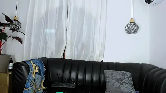 dylan_kisss webcam