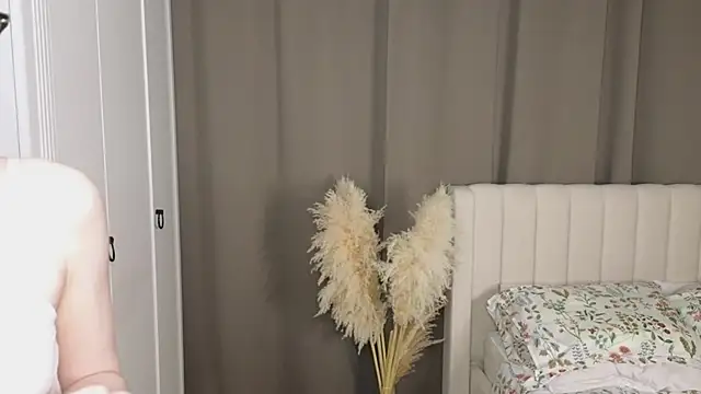LynetHakey webcam