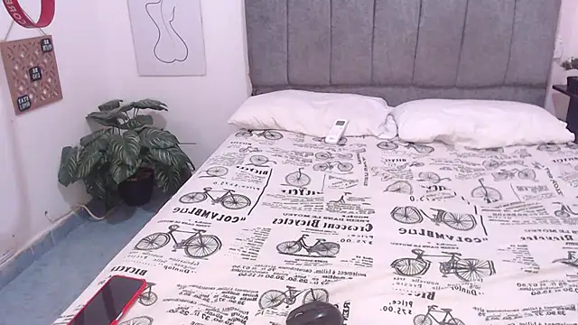 Sophie_And_Alis webcam