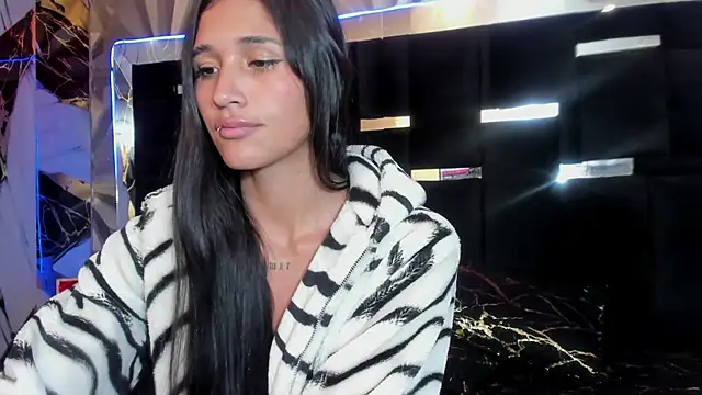 Arianna-Debose webcam