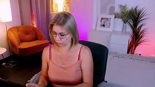 Annie_Light webcam