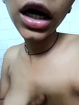 Cute-Anisha webcam