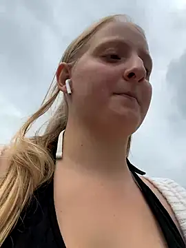YoungHailey webcam
